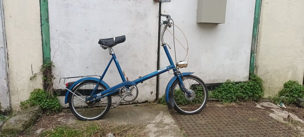 Blue vintage folding shopper bike — refurbished secondhand bike for sale in Hove