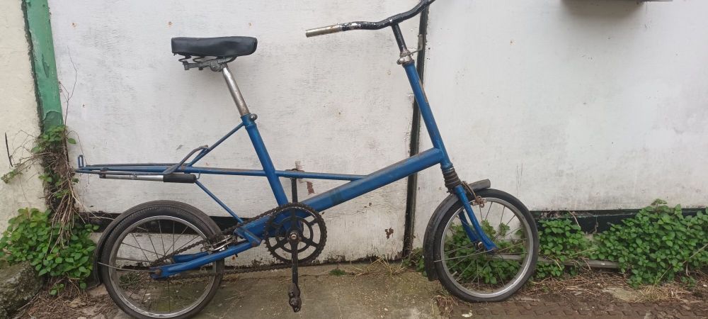 Blue small-wheel shopper bike with rear rack — refurbished secondhand bike for sale in Hove